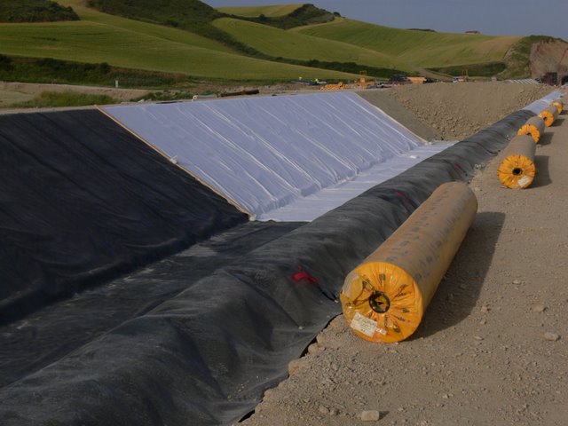 Geotechnical solutions for wet areas: the geotexan experience - Geotexan